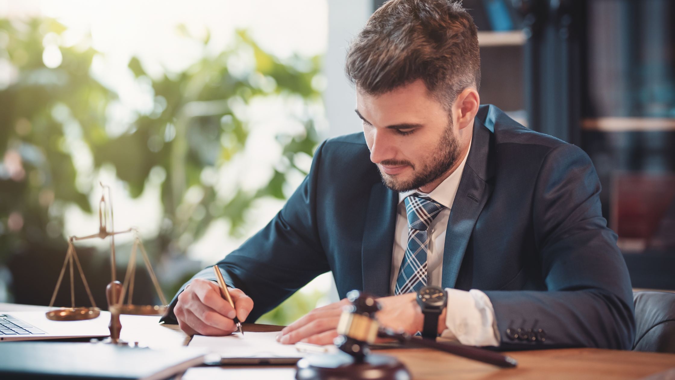 Métiers juridiques en tension 2026 : juriste environnement et cybersécurité